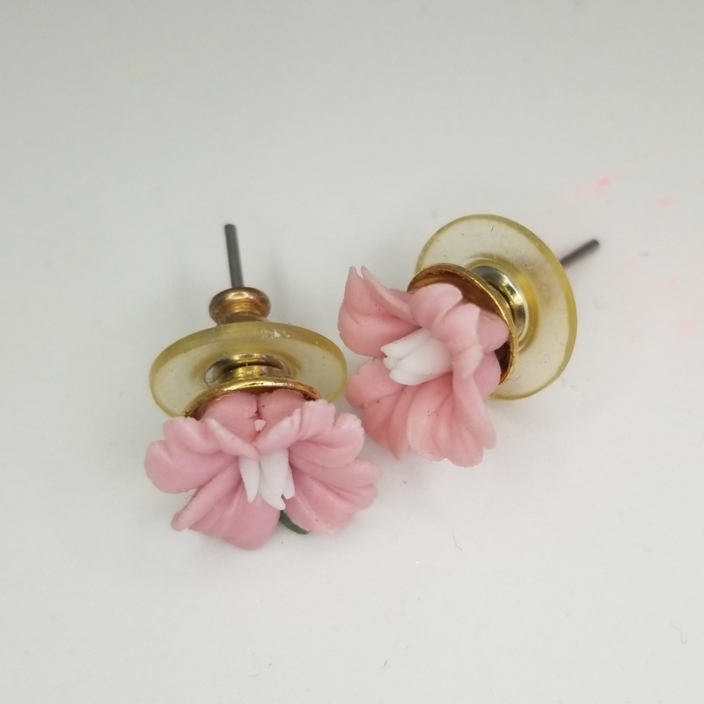 Vintage Clay Flower Stud Earrings 80s